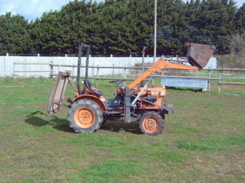 KUBOTA TRACTOR B5100D B6100 B7100 OPERATORS & MAINTENANCE